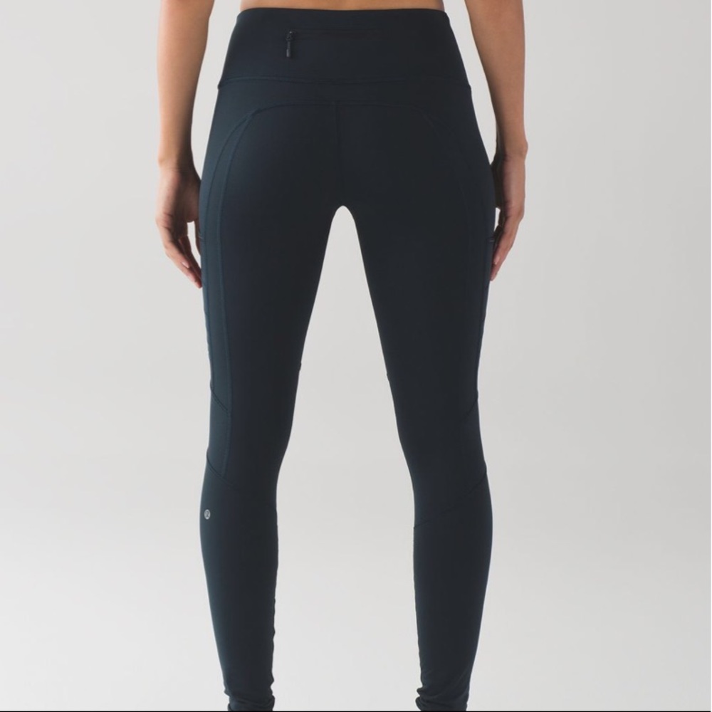 Lululemon Fresh Tracks Tight size 6